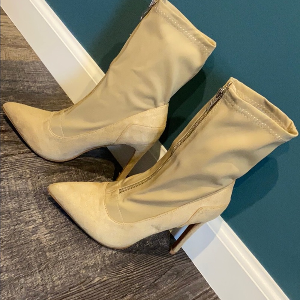 Booties (SOLD!) - Picture 2 of 4